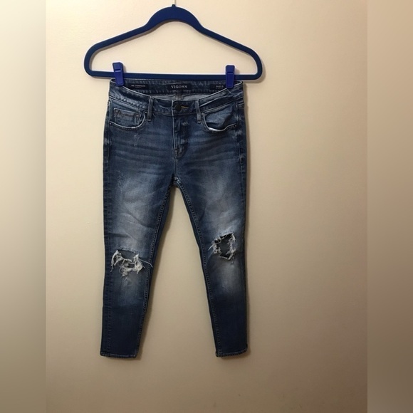 VIGOSS Thompson Tomboy Medium Wash Distressed Mid Rise Skinny Jeans. Size 25 - Picture 3 of 13